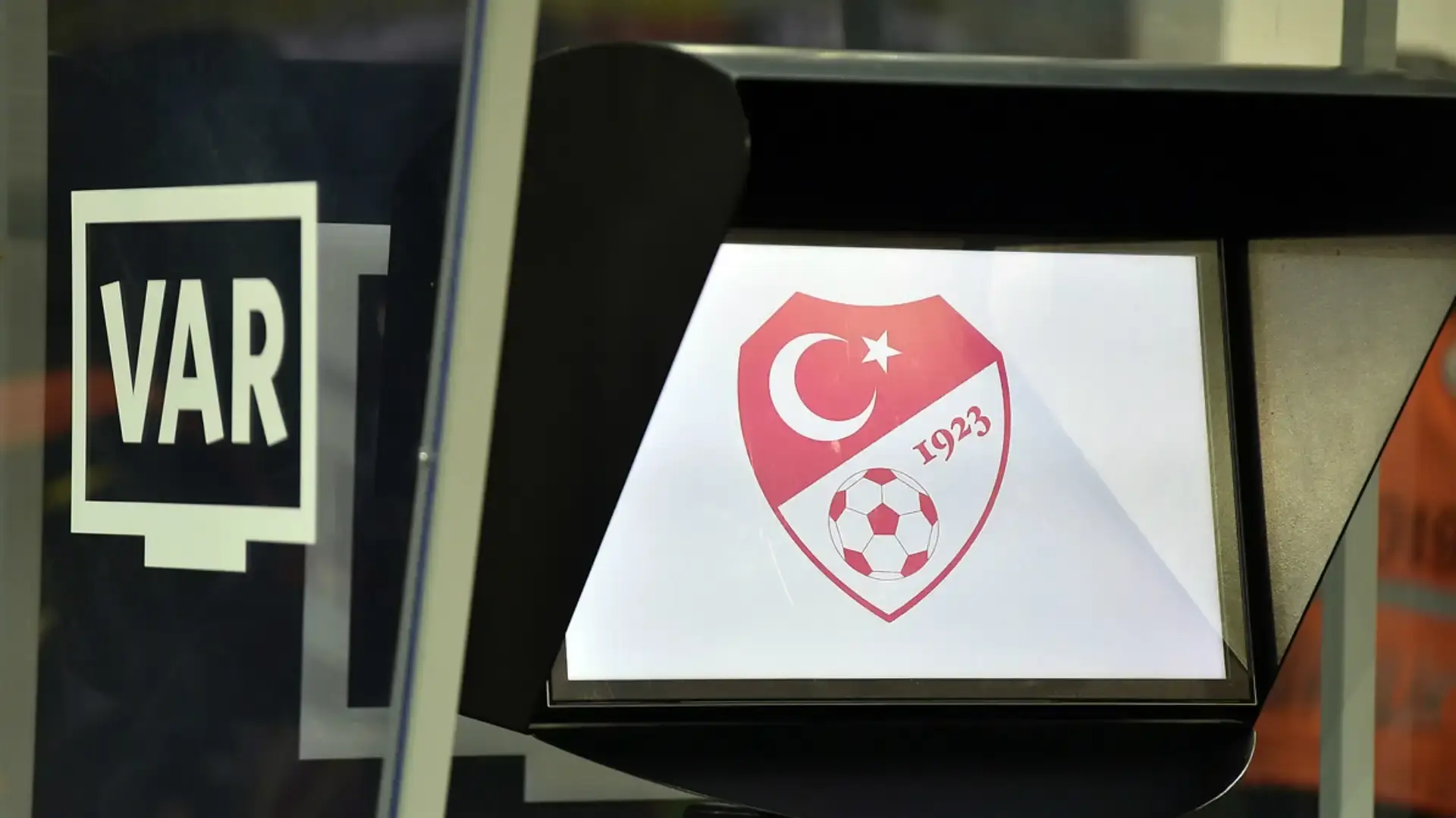 Derbinin VAR hakemi belli oldu!