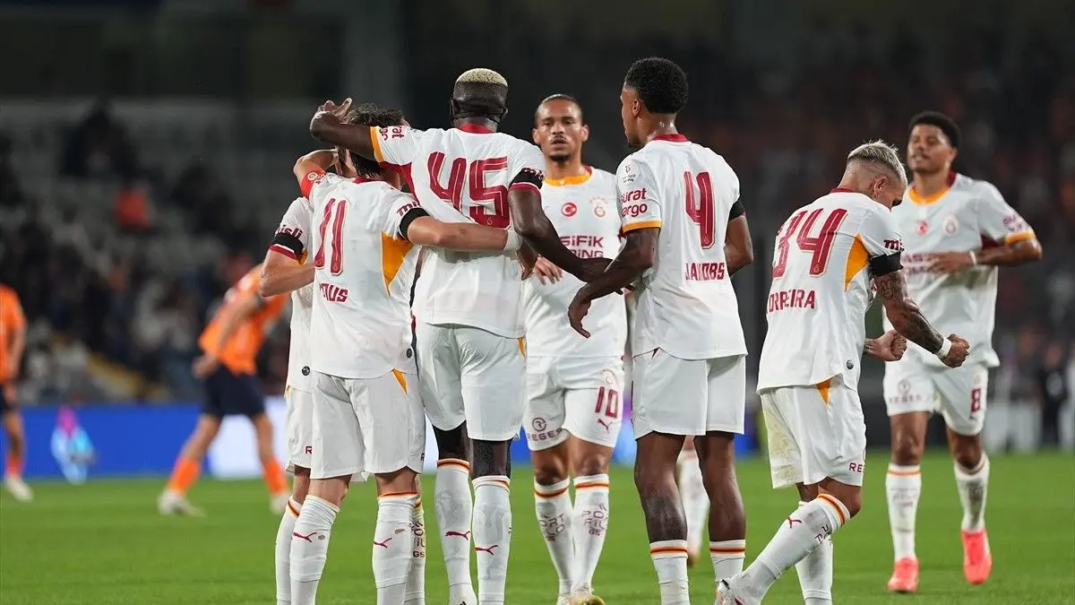 Başakşehir'de nefes kesen maç! Cimbom 3 puanı uzatmada aldı