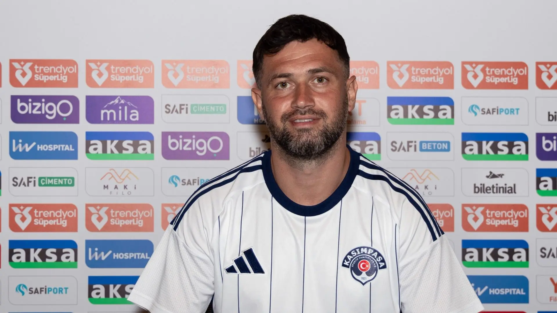 Ömer Bayram Kasımpaşa'ya imza attı!